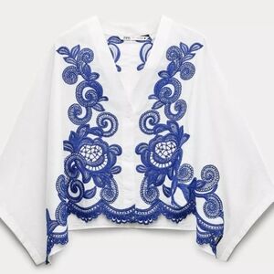 NWT CONTRAST EMBROIDERED BLOUSE